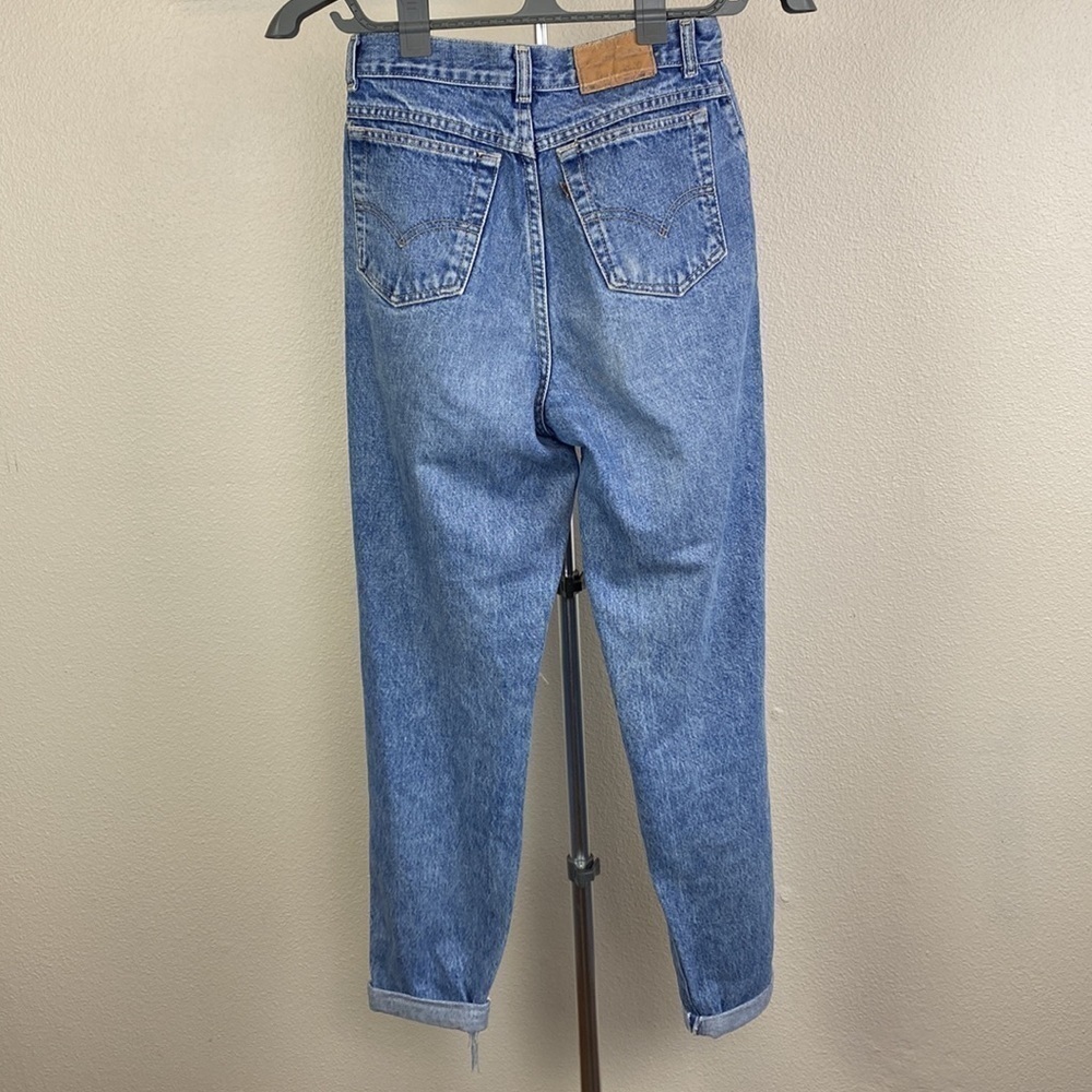Vintage LEVI'S Women's Light Wash 57902-7206 Jeans USA Made - Picture 3 of 17